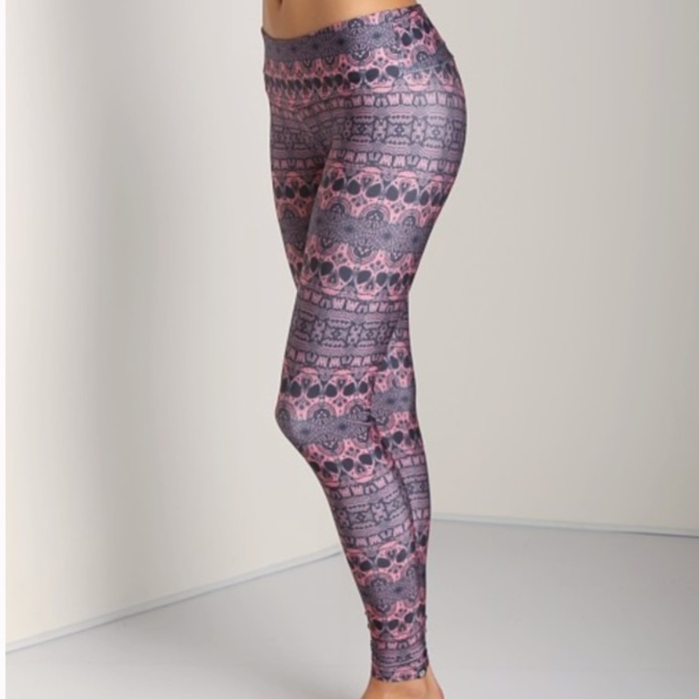 Onzie Sugar Skull Leggings NWOT